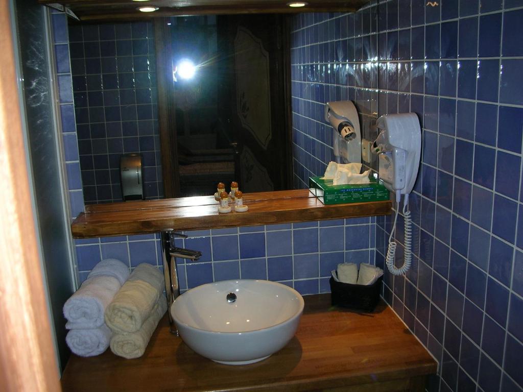 Le Marina B Hotel La Ciotat Room photo